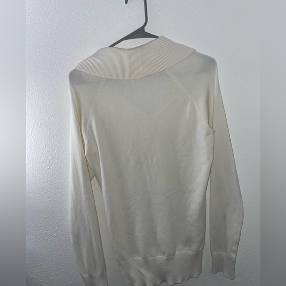 WHBM Sweater with Button Detail NEW - Picture 3 of 3